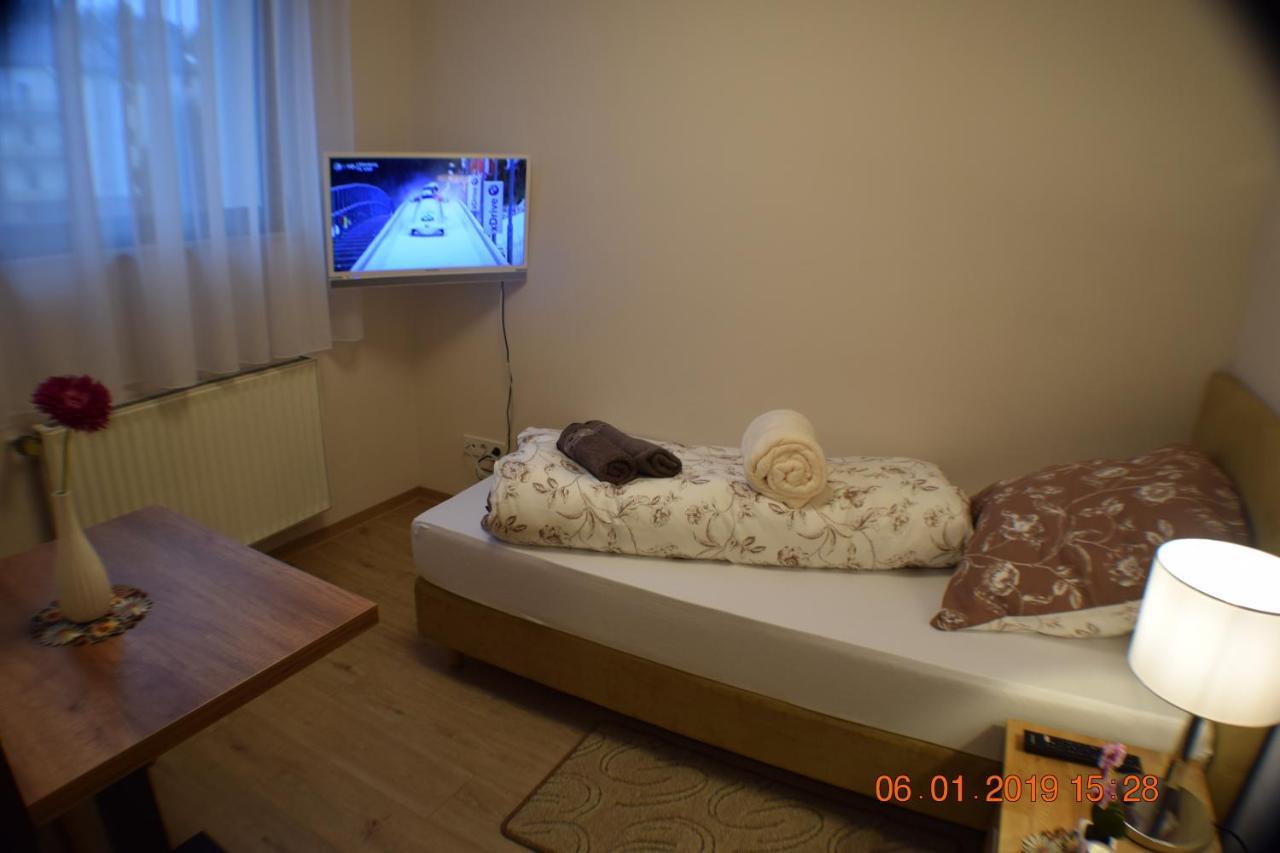 Hotel Buergergesellschaft Betzdorf Bagian luar foto