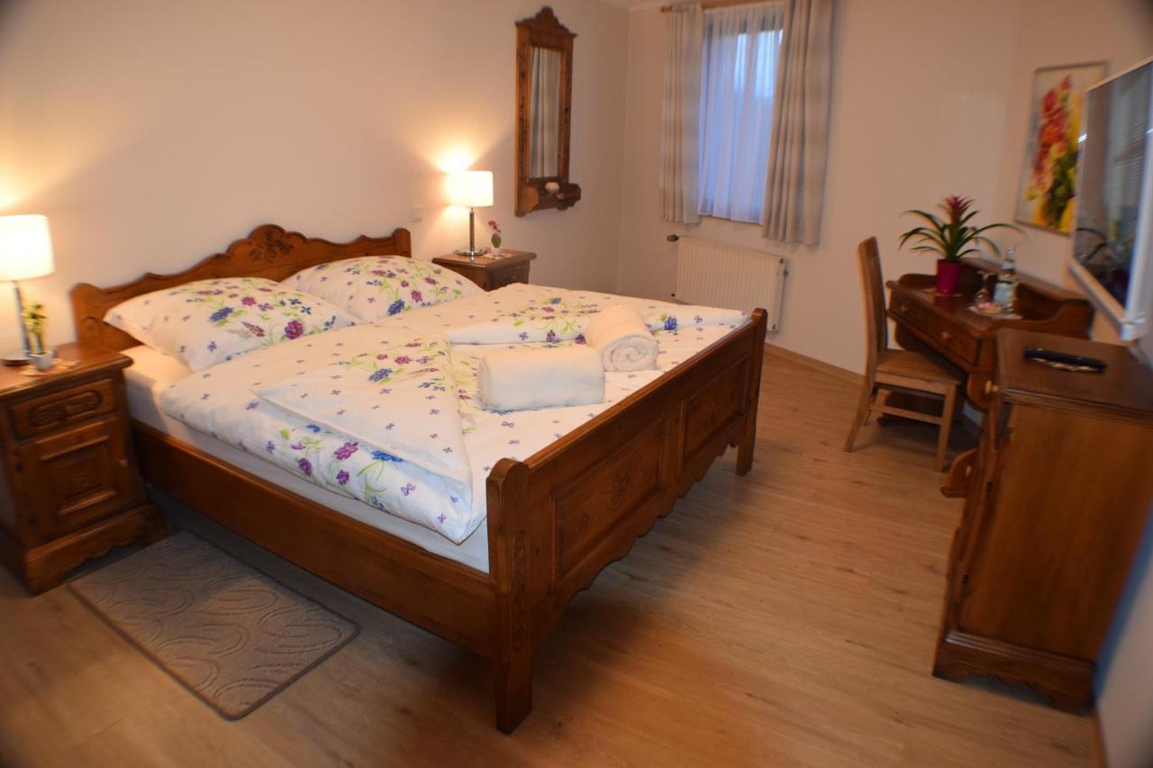 Hotel Buergergesellschaft Betzdorf Bagian luar foto