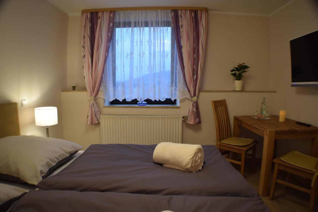 Hotel Buergergesellschaft Betzdorf Bagian luar foto