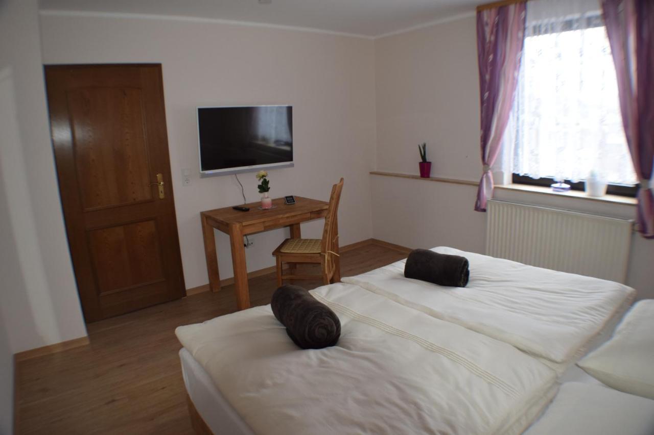 Hotel Buergergesellschaft Betzdorf Bagian luar foto