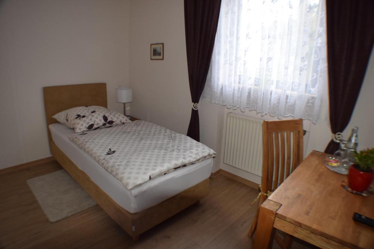 Hotel Buergergesellschaft Betzdorf Bagian luar foto